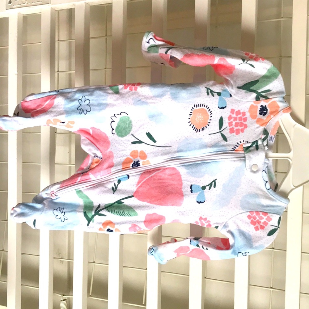 Carter’s newborn bodysuit, no stains, only worn once